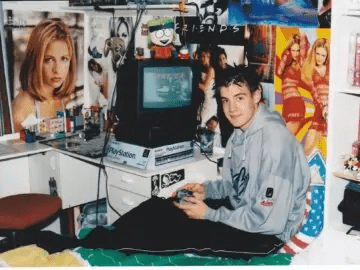 10 Problems Only 90s Gamers Faced