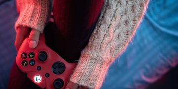 TLDR; Phil Spencer thinks that console wars are pointless.