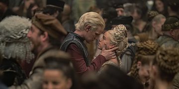 emilia clarke house of the dragon weird