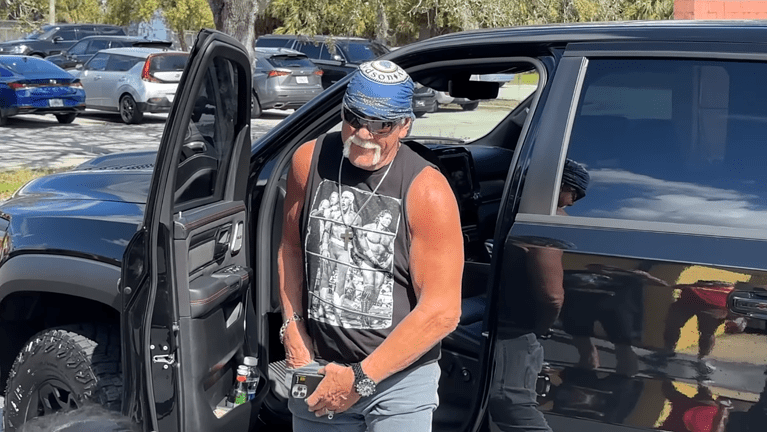 hulk hogan tweet