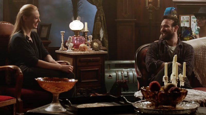 Deborah Ann Woll is one of the many Hollywood celebrities who play Dungeons & Dragons. Woll even shared her passion with her co-stars in Netflix's Daredevil series, such as Charlie Cox.