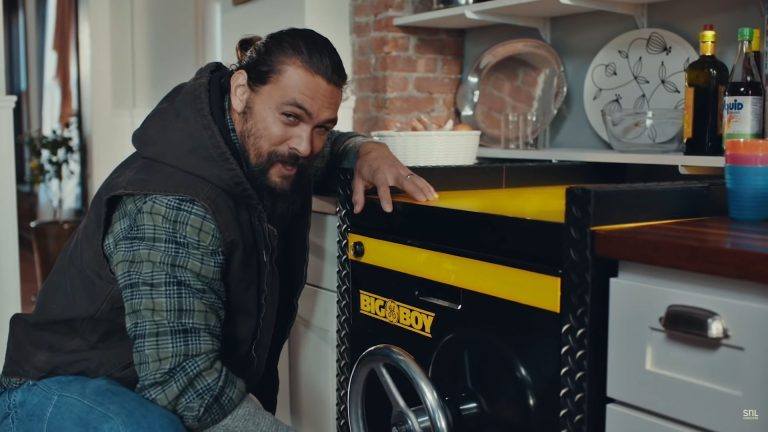 Jason Momoa made his first SNL appearance in 2018.