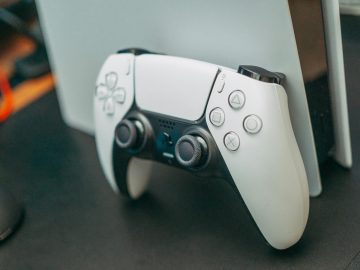 Between the PS5's success in China and an impending price cut, Sony's latest flagship console could help it outpace the PS4 in terms of sales.
